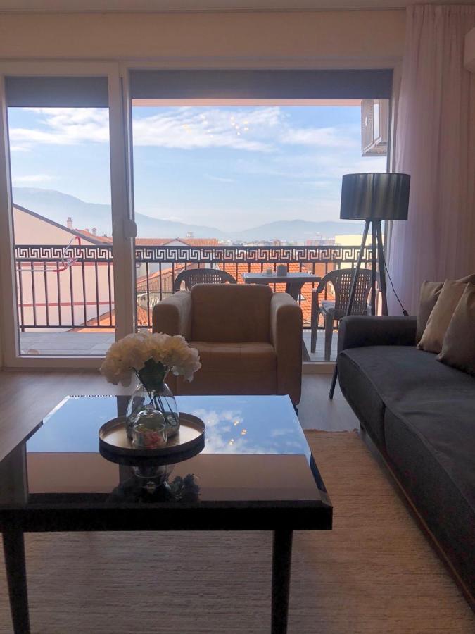 Apartment Prizreni-Free Private Parking Zewnętrze zdjęcie