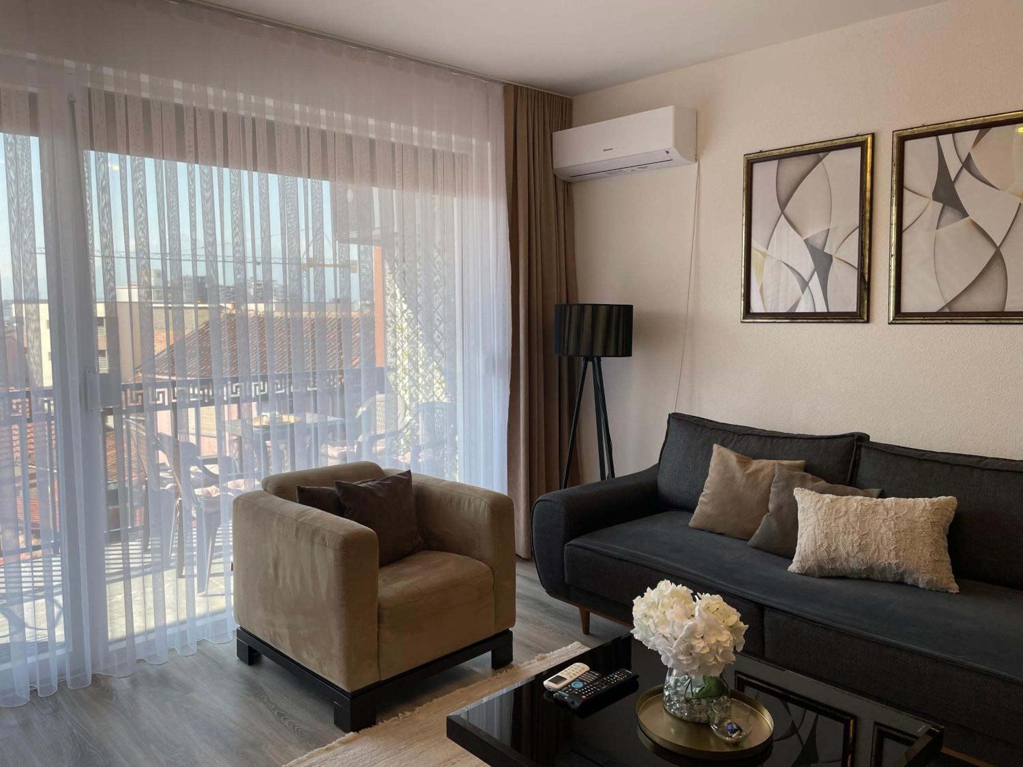 Apartment Prizreni-Free Private Parking Zewnętrze zdjęcie