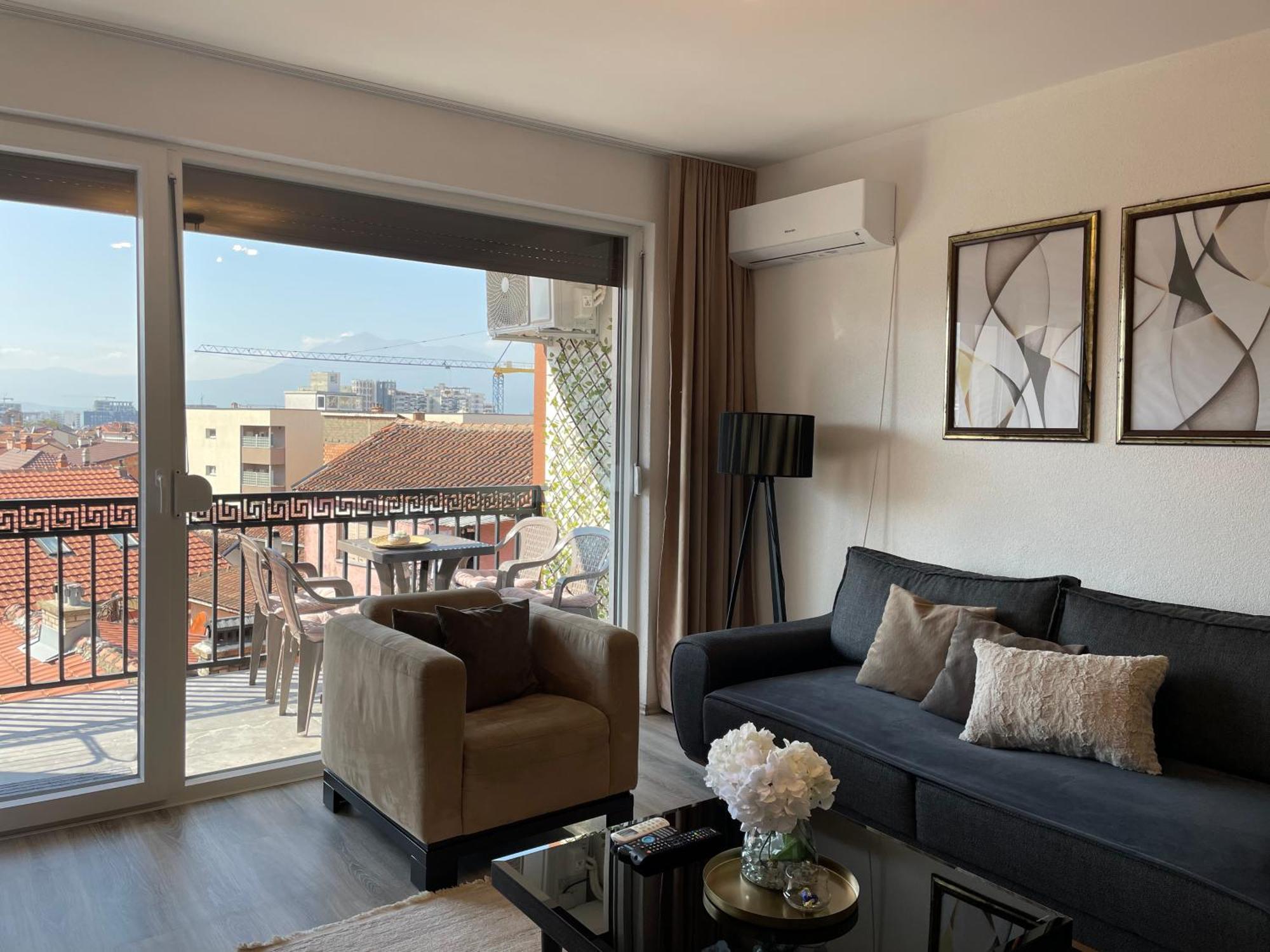 Apartment Prizreni-Free Private Parking Zewnętrze zdjęcie