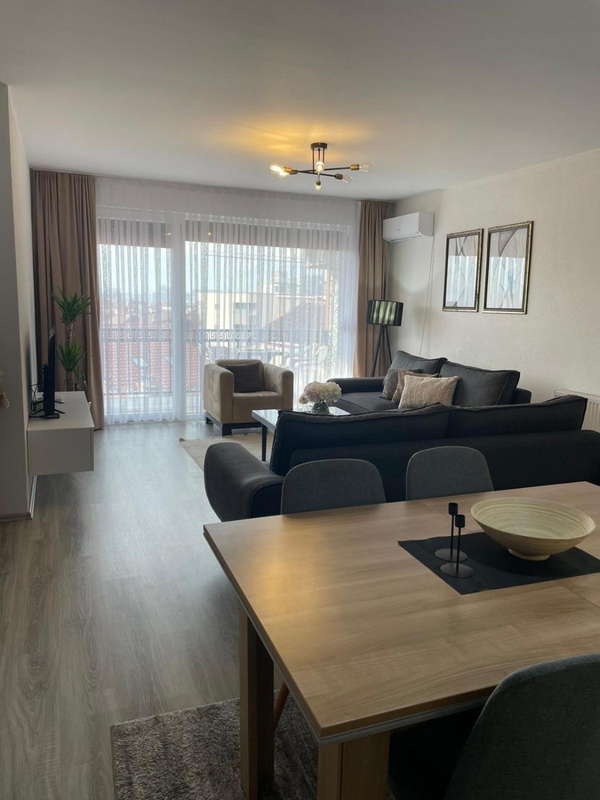 Apartment Prizreni-Free Private Parking Zewnętrze zdjęcie