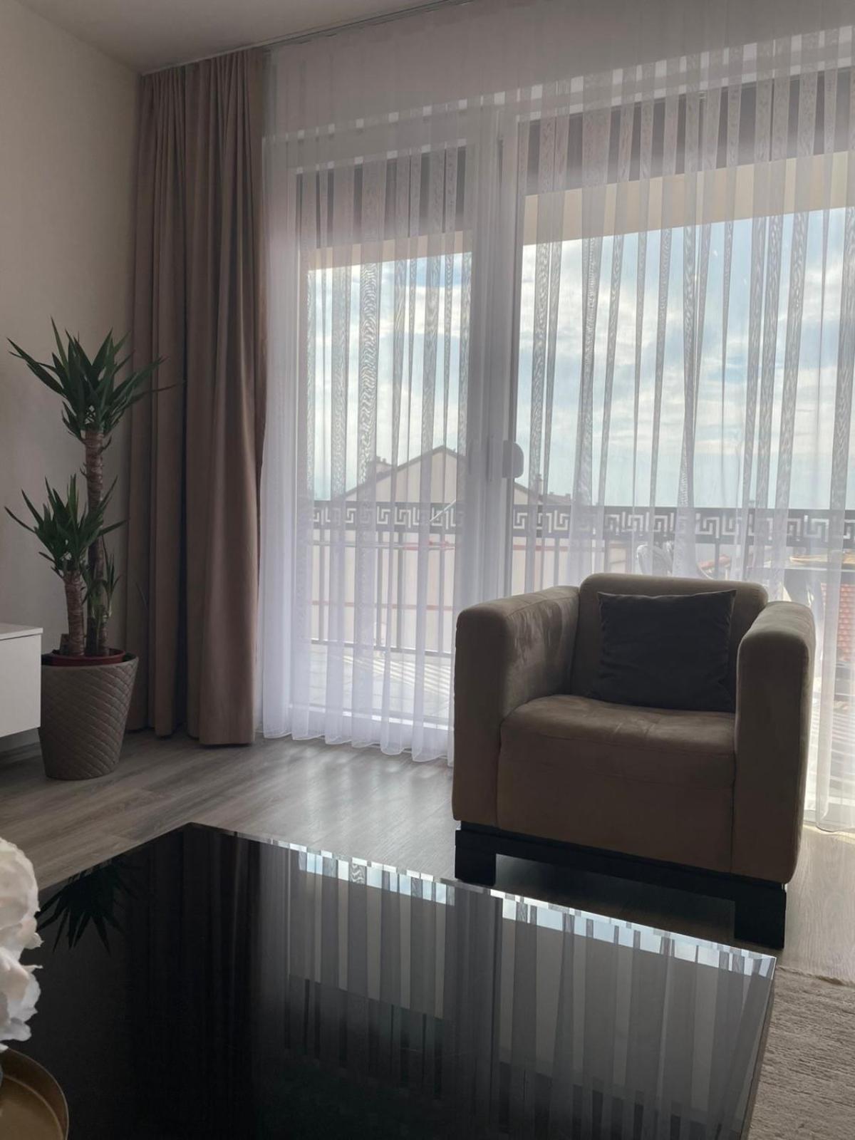 Apartment Prizreni-Free Private Parking Zewnętrze zdjęcie
